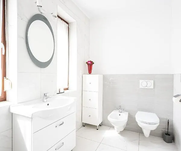 Saint Seven Apartment