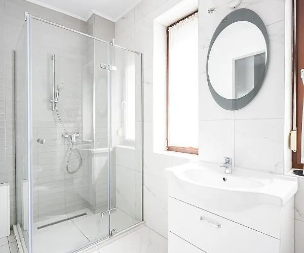 Saint Seven Apartment *